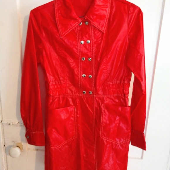 Vintage 1970s Rain Coat Jacket Glossy Nylon ciré red Twiggy Hepburn Retro Mod - Picture 3 of 11